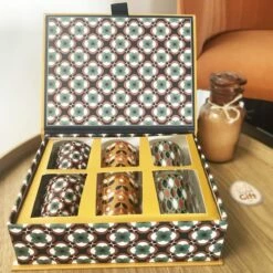Coffret 6 Bougies - Vintage & Lovely Home - Senteur Ambre, Linge Frais Et Bois De Santal