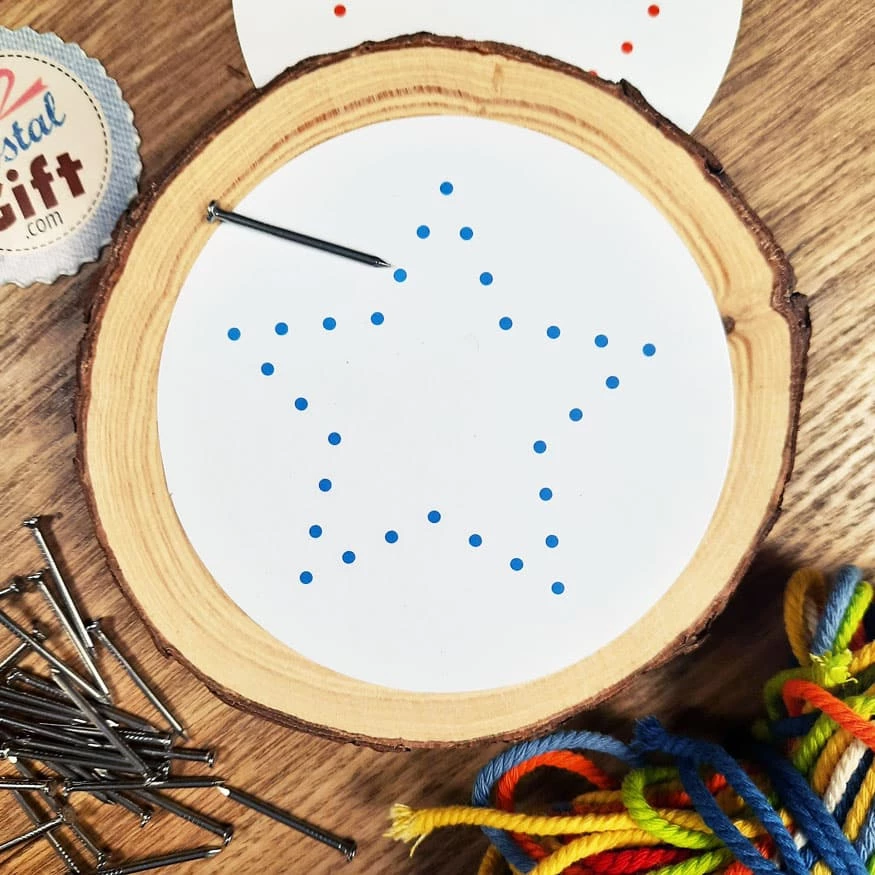 Image En Fil Tendu Avec Clous - Goki – Image 2