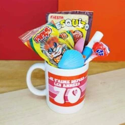MUG Rose "Je T'aime Depuis Les Années 70 " - Bonbons Rétro 70