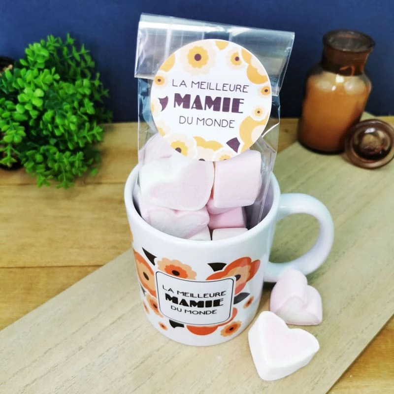 Mug "La Meilleure Mamie Du Monde" Et Ses Guimauves Coeurs X10 - Cadeau Mamie – Image 2